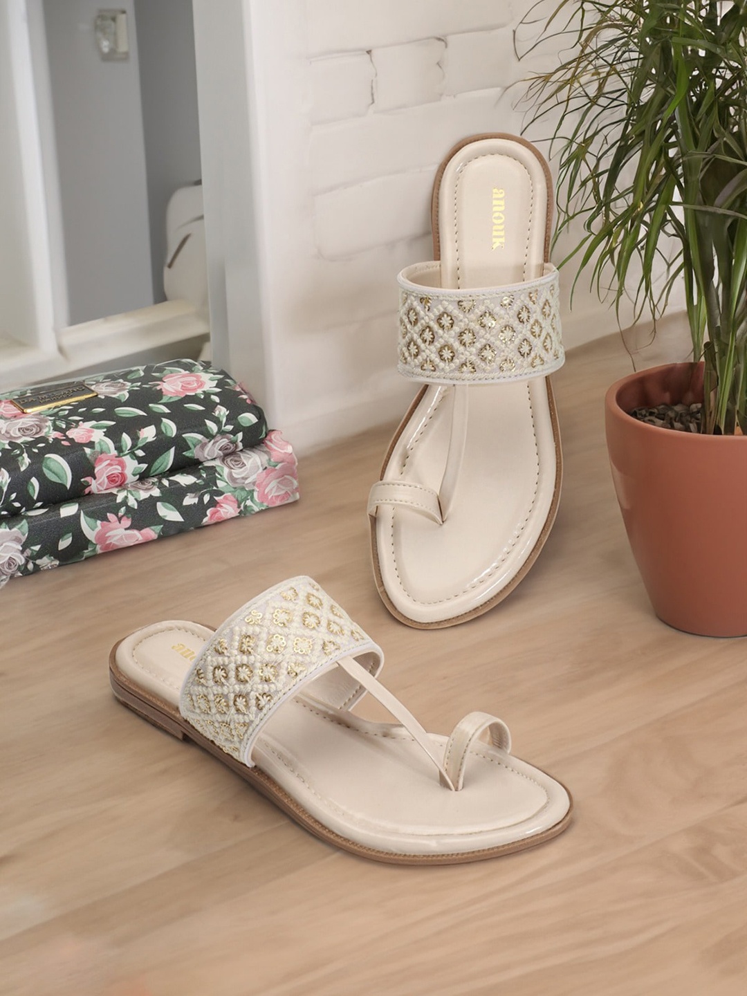

Anouk Embellished Ethnic One Toe Flats, Cream
