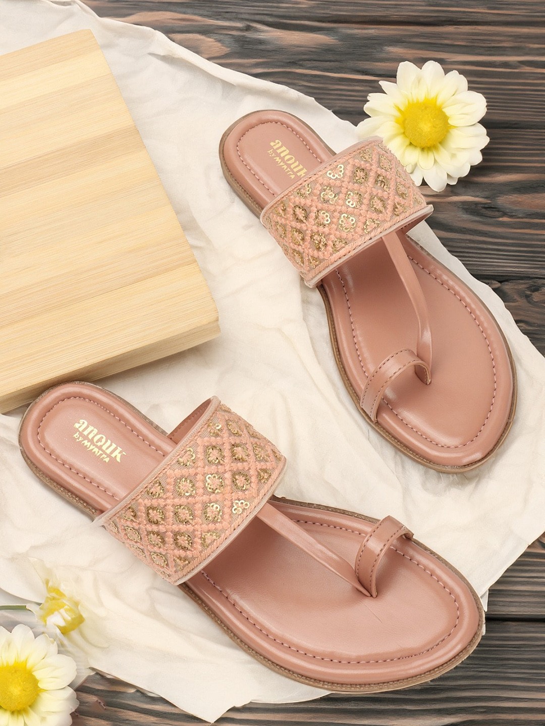 

Anouk Embellished Ethnic One Toe Flats, Pink