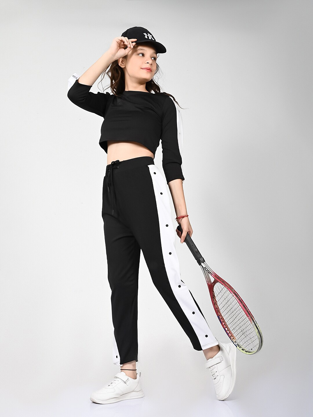 

LilPicks Girls Round Neck Tracksuits, Black