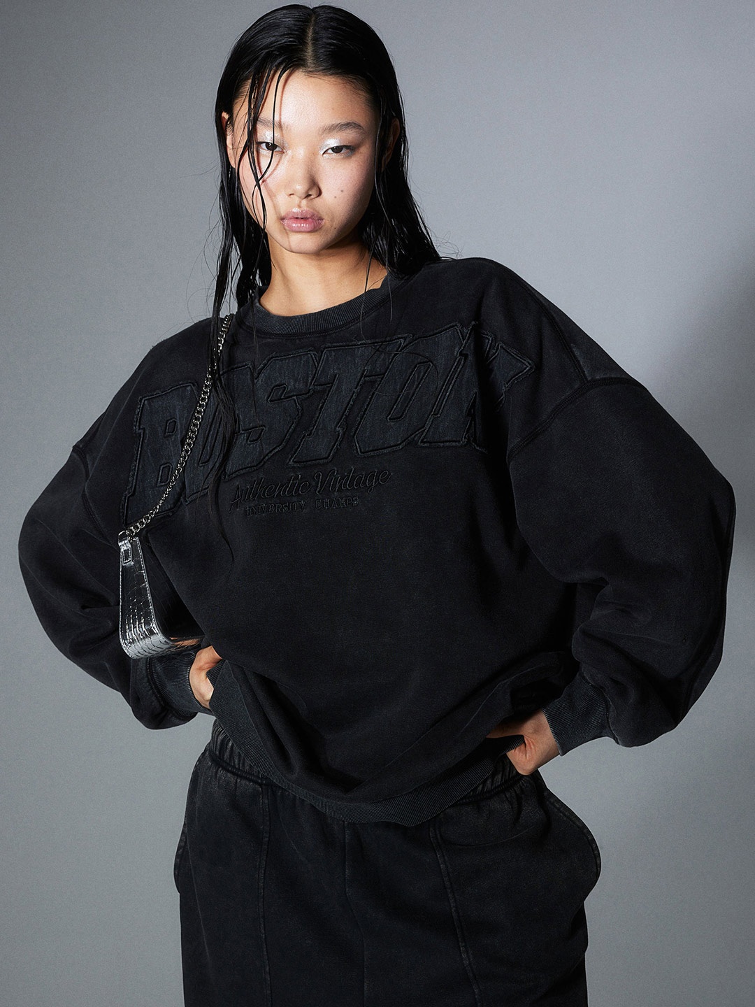 

H&M Oversized Appliqud Sweatshirt, Grey