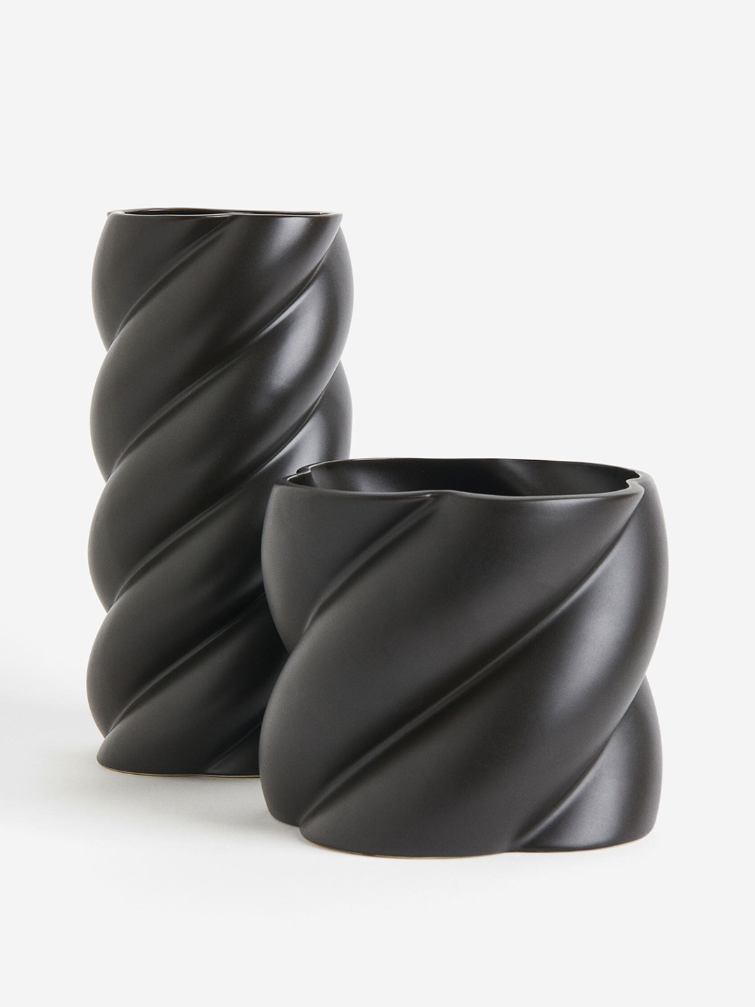 

H&M Grey Tall Stoneware Vase