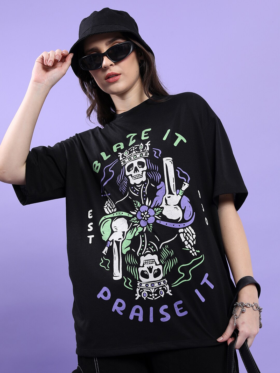 

Tokyo Talkies Black Graphic Printed Round Neck Drop-Shoulder Oversized T-shirt
