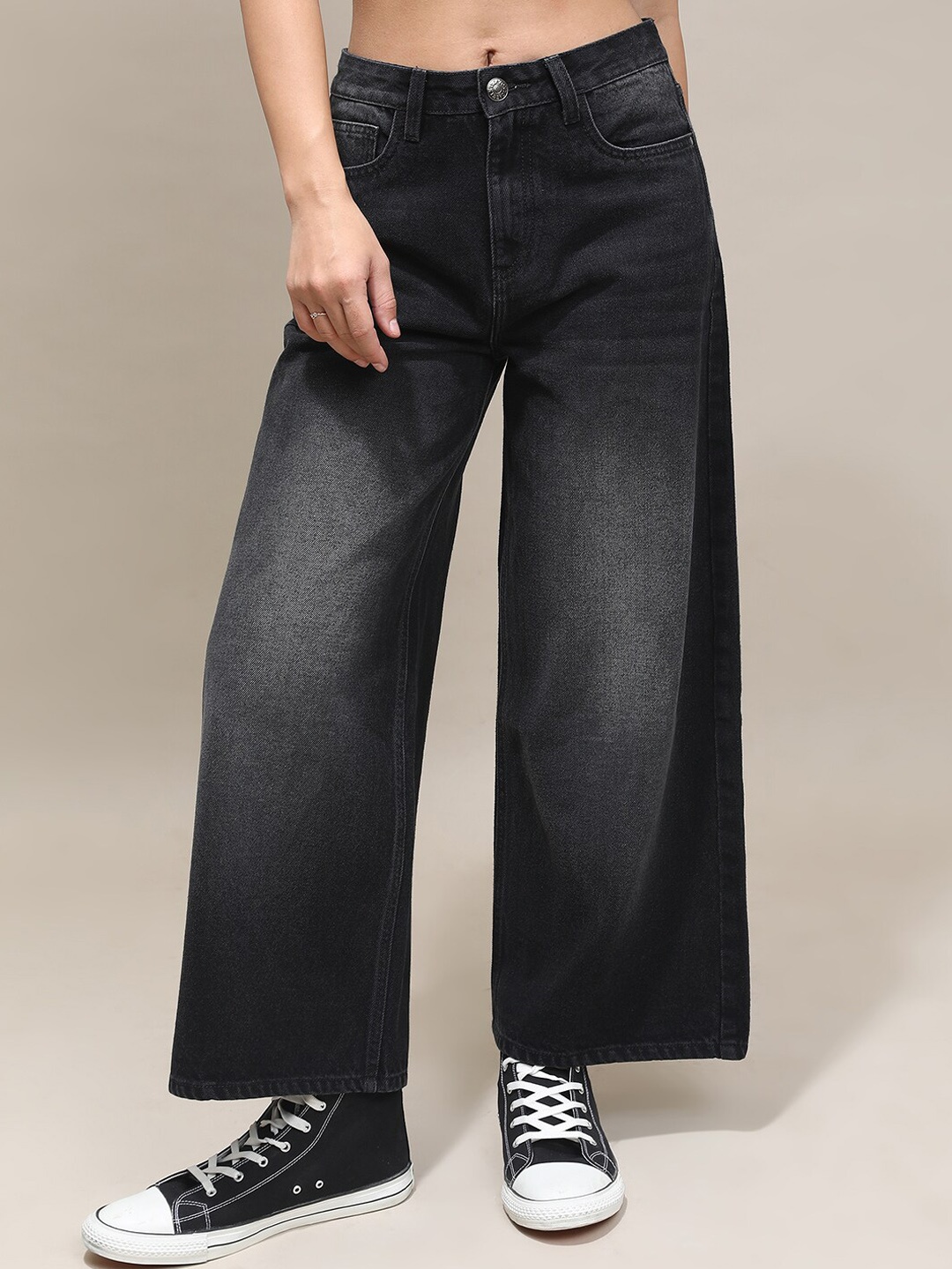 

Tokyo Talkies Women Mid-Rise Clean Look Wide Leg Heavy Fade Jeans, Black