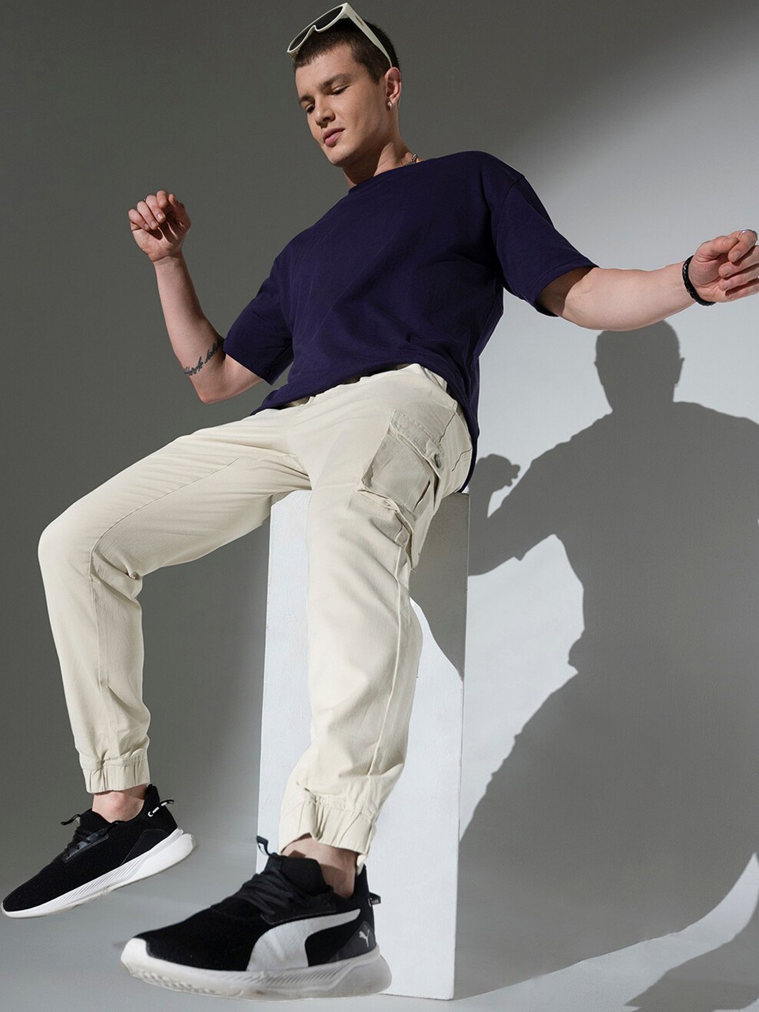 

Hubberholme Men Smart Slim Fit Cargos Trousers, Beige