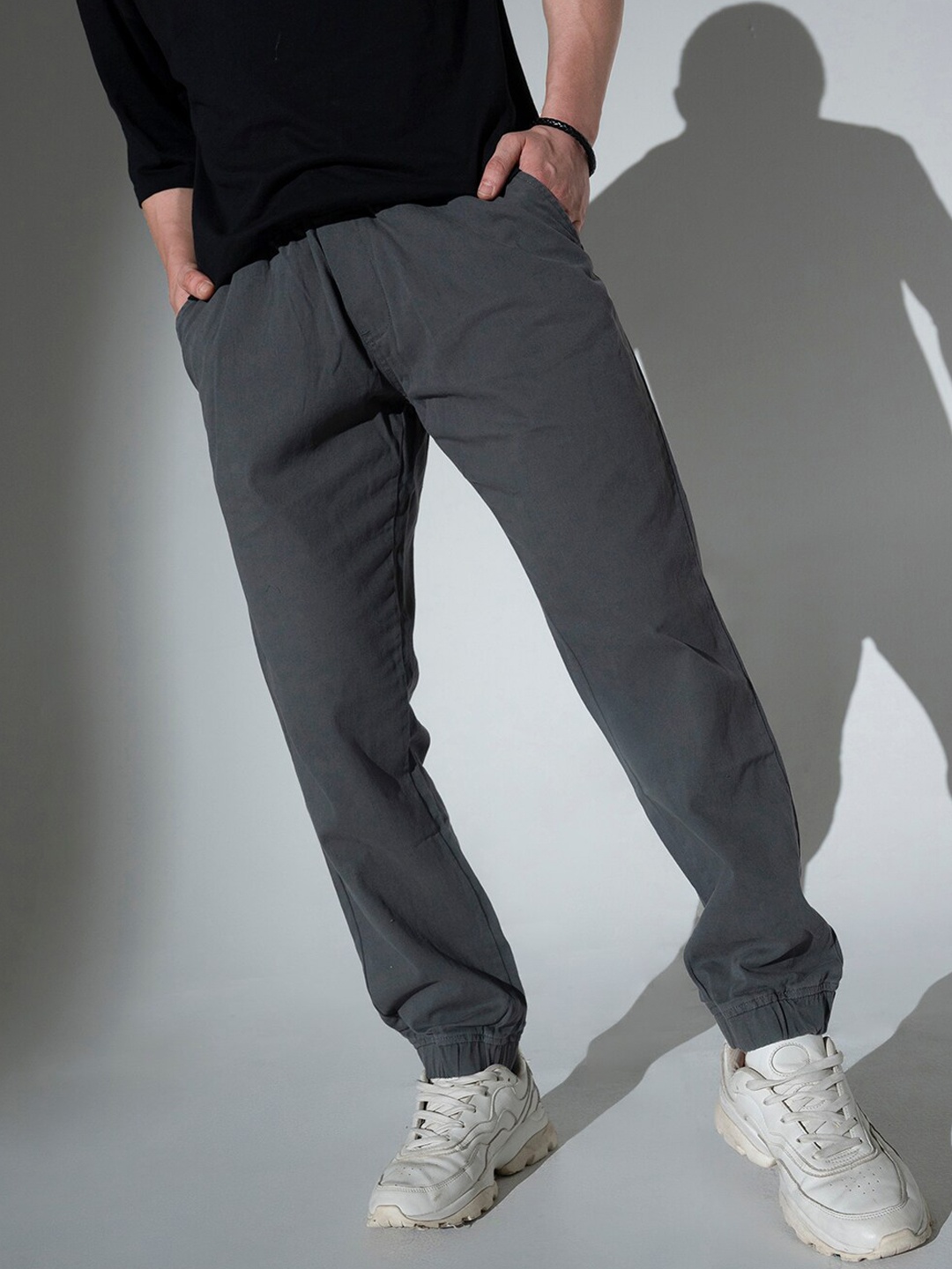 

Hubberholme Men Smart Slim Fit Mid Rise Joggers, Grey