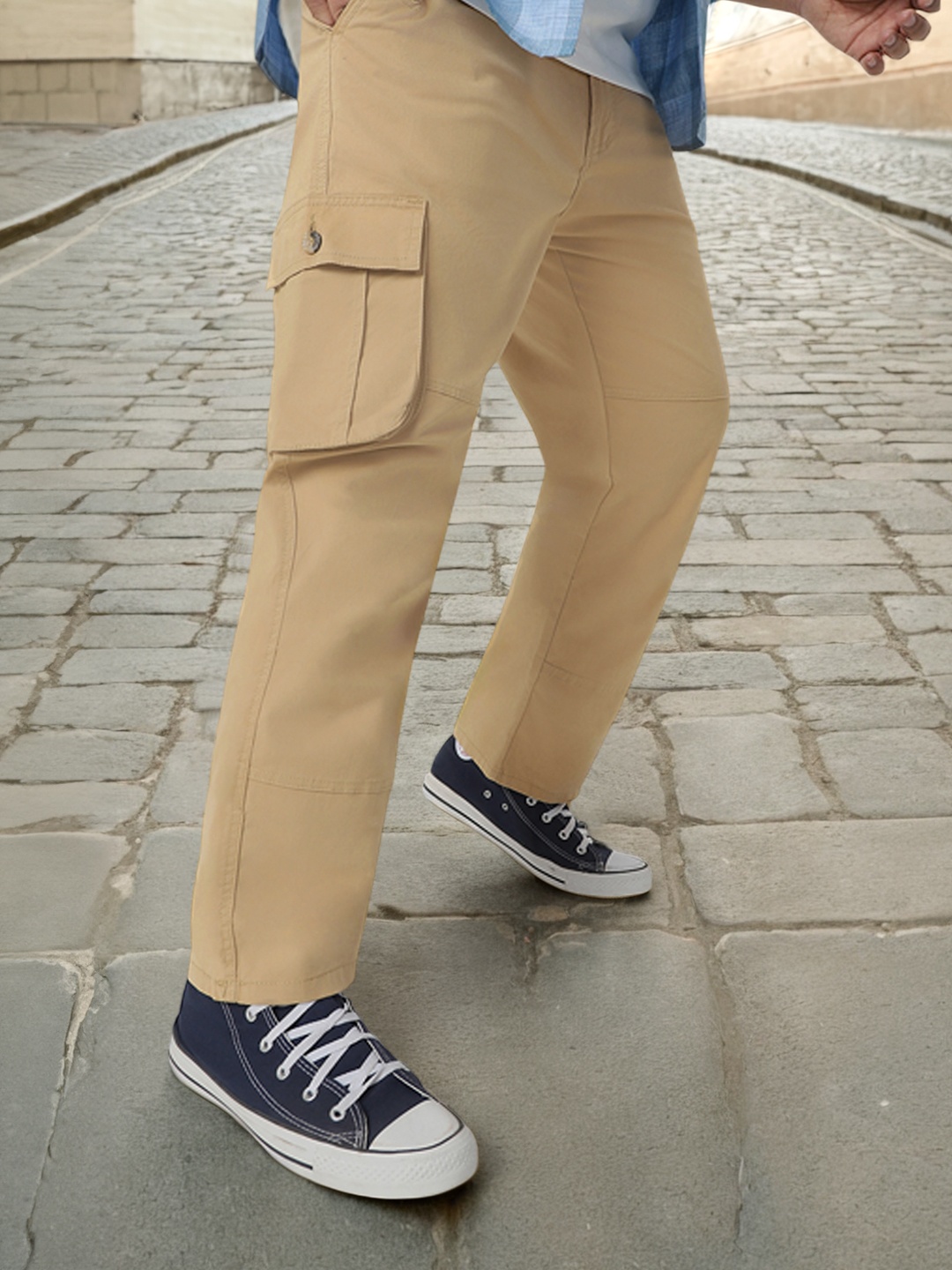 

Urbano Plus Men Mid-Rise Cotton Cargos, Beige