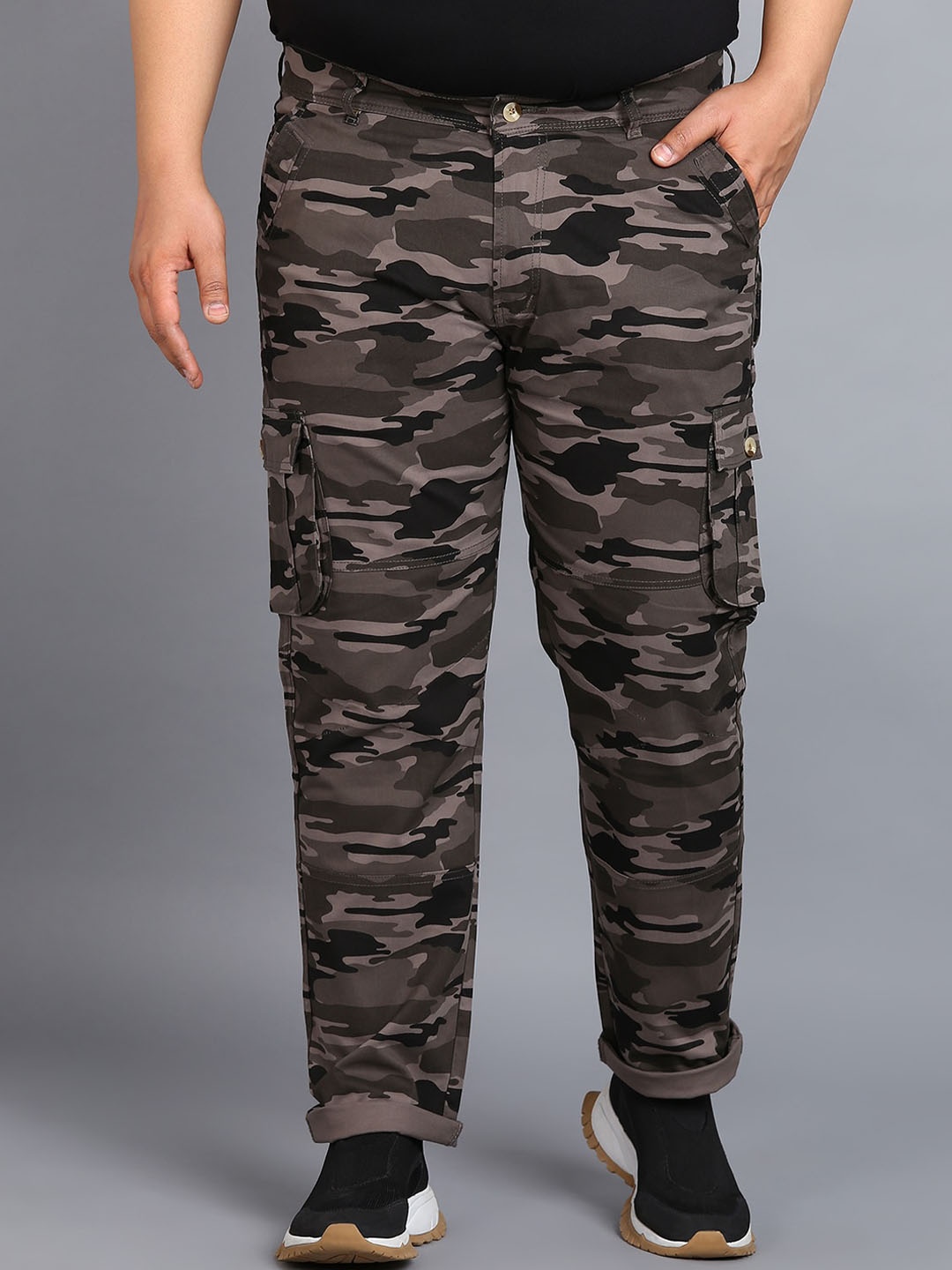 

Urbano Plus Men Mid Rise Camouflage Printed Cotton Cargos, Blue