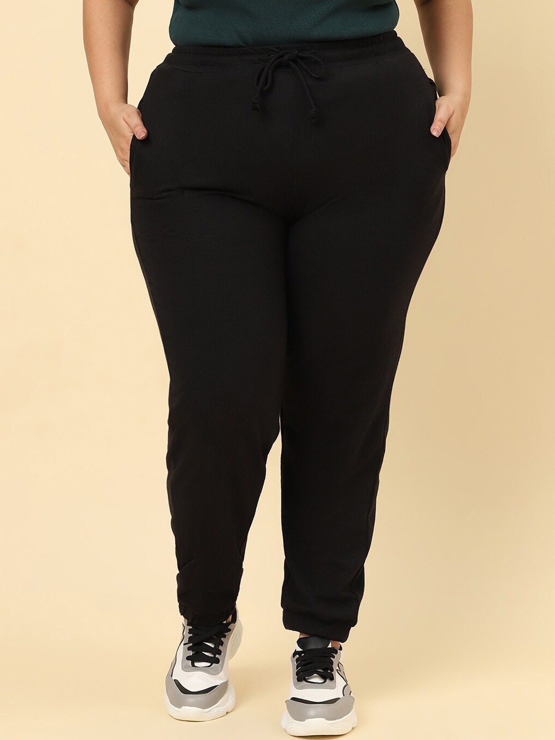 

UnaOne Women Plus Size Cotton Joggers, Black