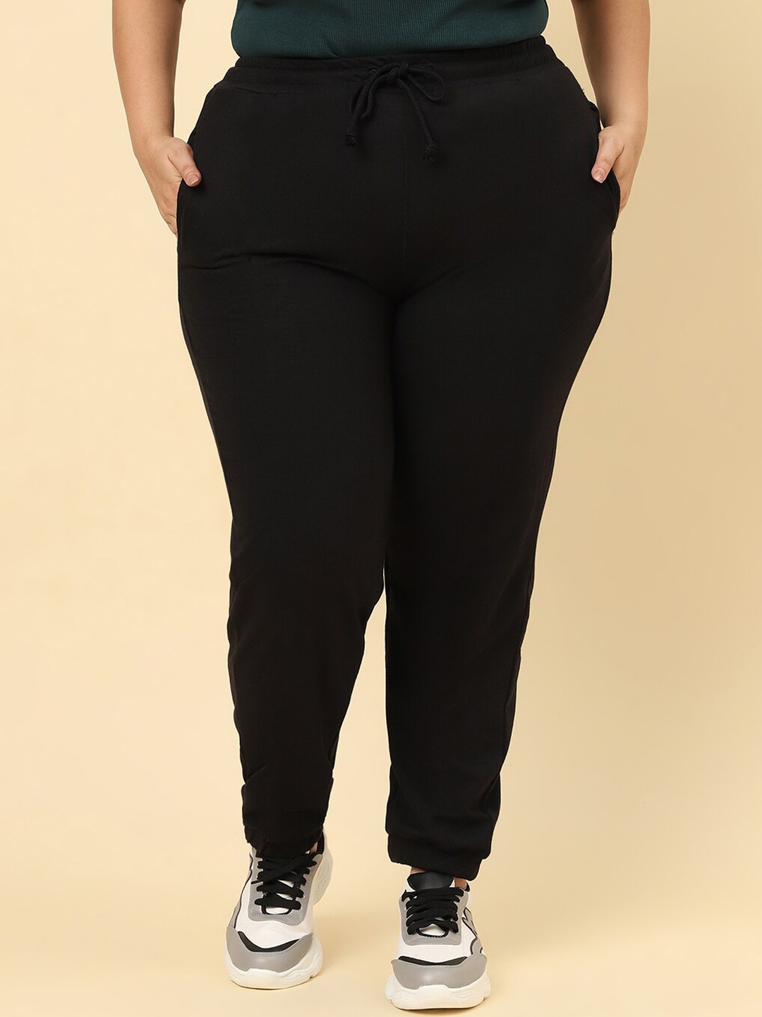 

UnaOne Women Plus Size Cotton Joggers, Black