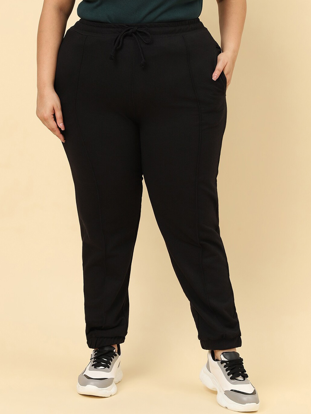

UnaOne Women Plus Size Cotton Joggers, Black