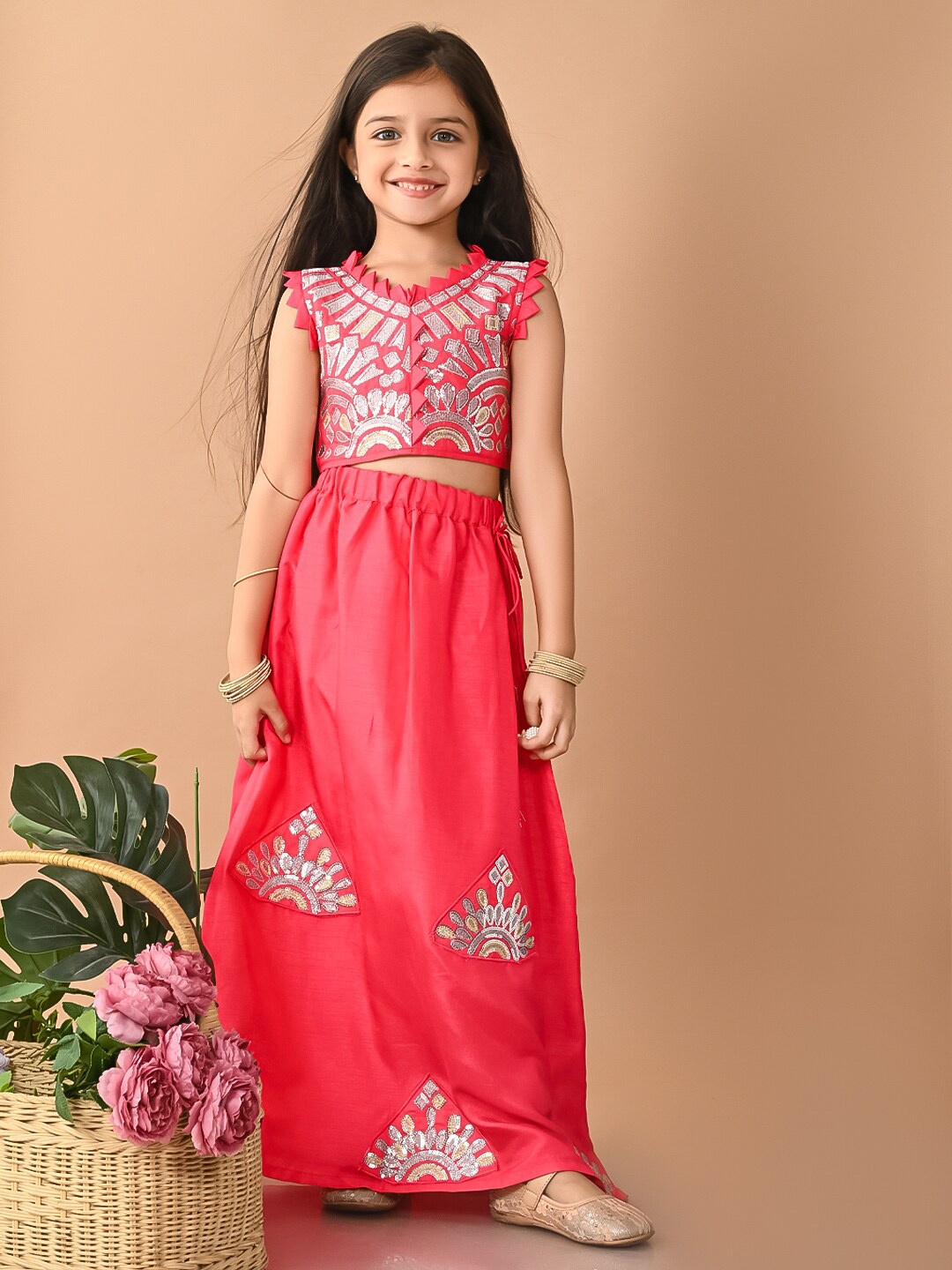 

LilPicks Girls Embellished Sequinned Lehenga & Choli, Pink