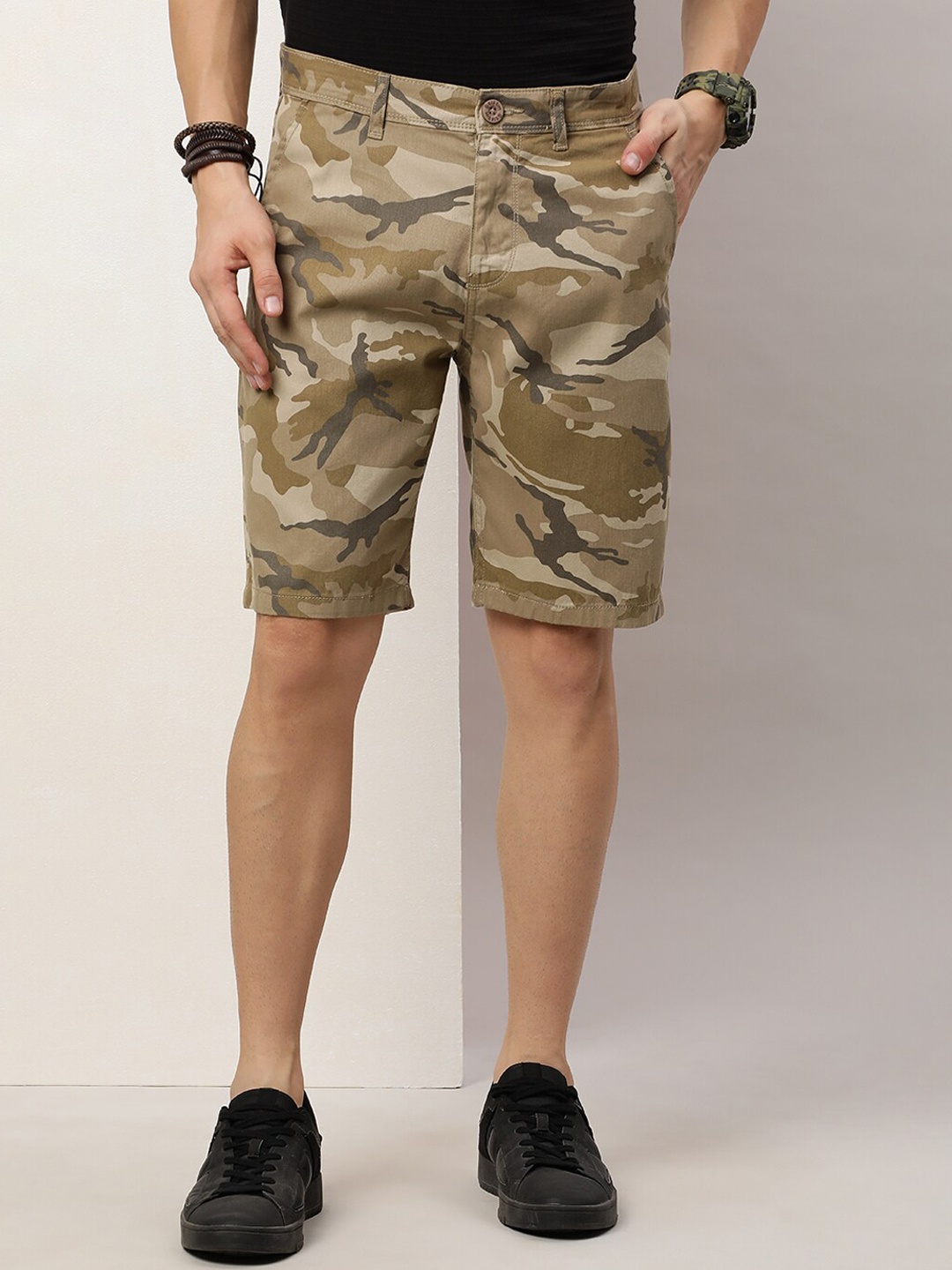 

Old Grey Men Mid-Rise Camouflage Printed Slim Fit Cotton Chino Shorts, Khaki