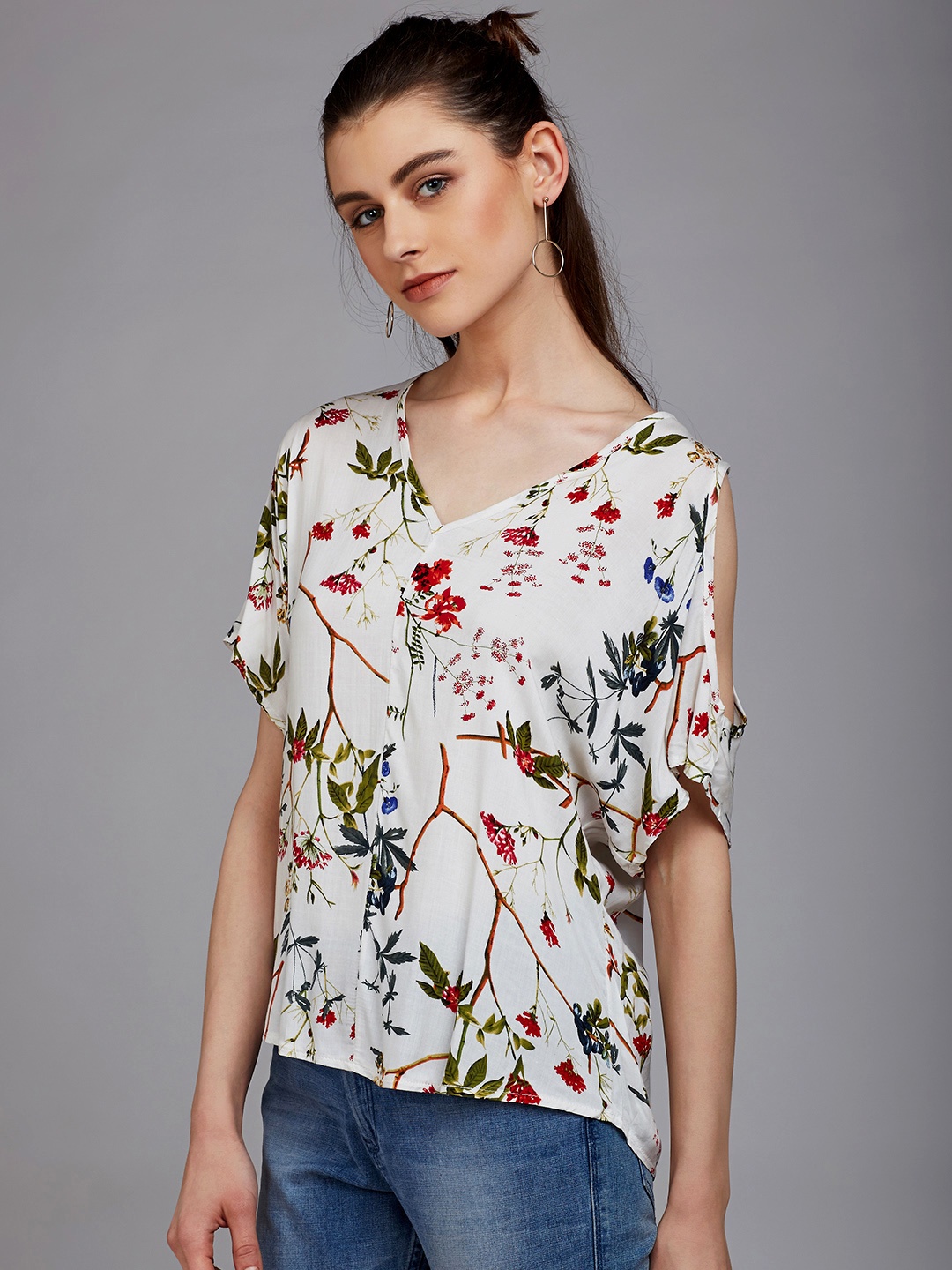 

Berrylush Women White Printed Top
