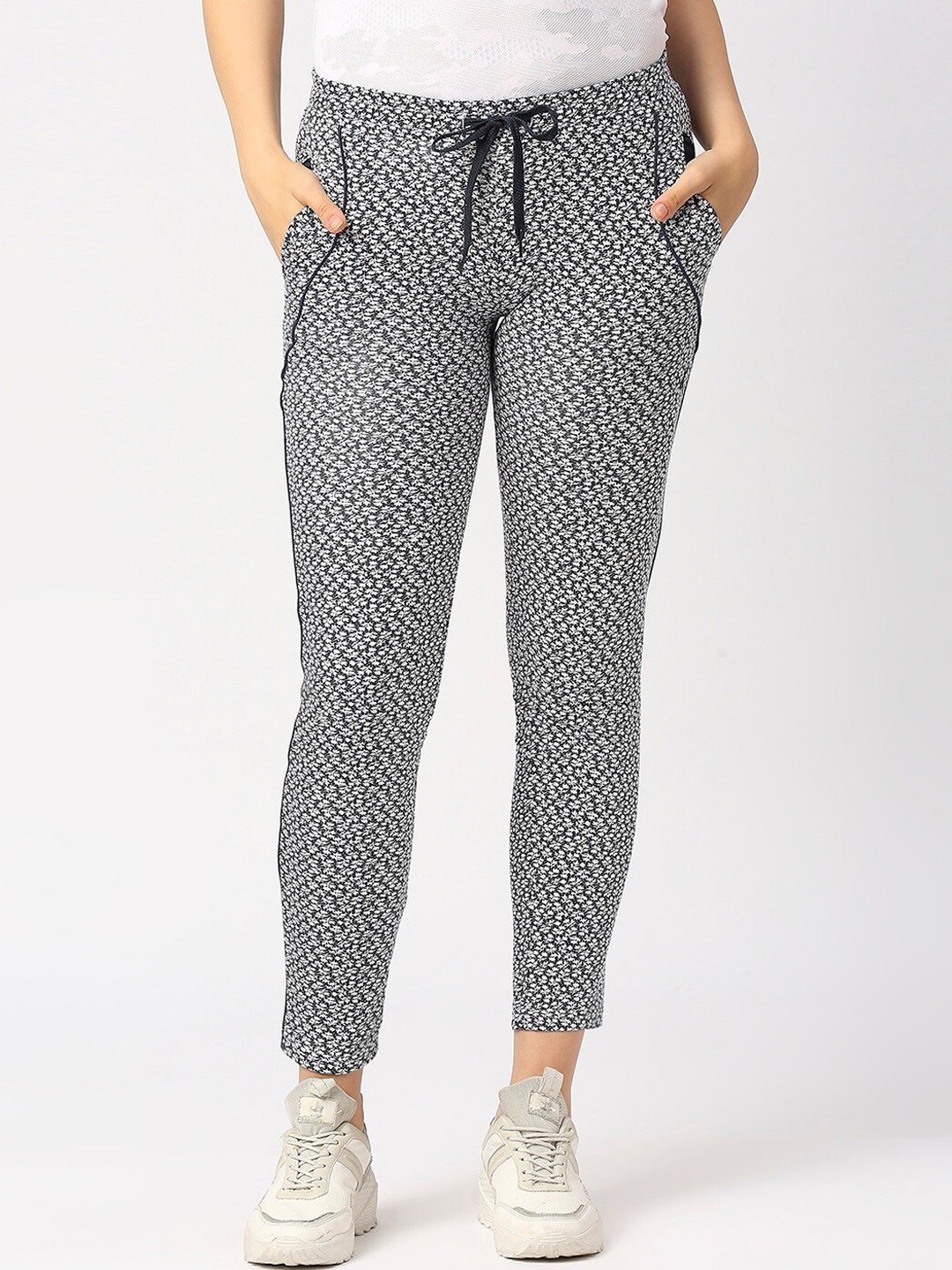

Lovable Sport Women Floral Printed Pure Cotton Track Pants, Black