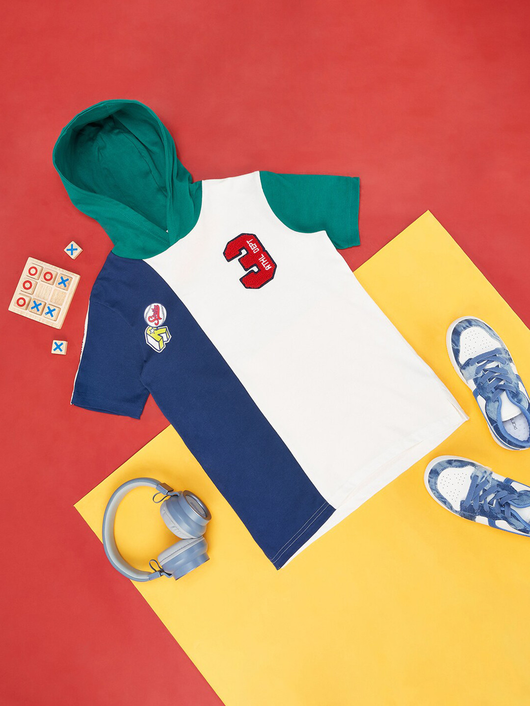 

Pantaloons Junior Boys Colourblocked Hooded Cotton T-shirt, Off white