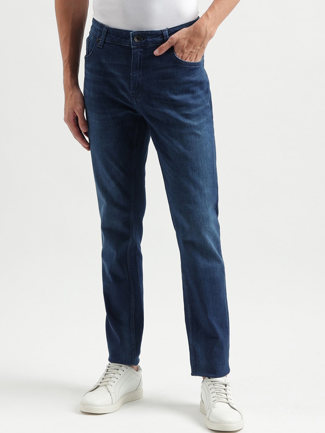 

United Colors of Benetton Men Skinny Fit Mid Rise Clean Look Light Fade Jeans, Blue
