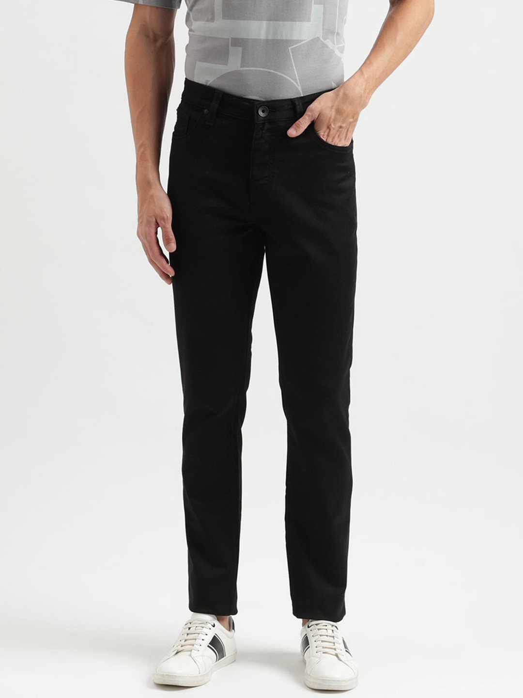 

United Colors of Benetton Men Skinny Fit Mid Rise Clean Look Jeans, Black