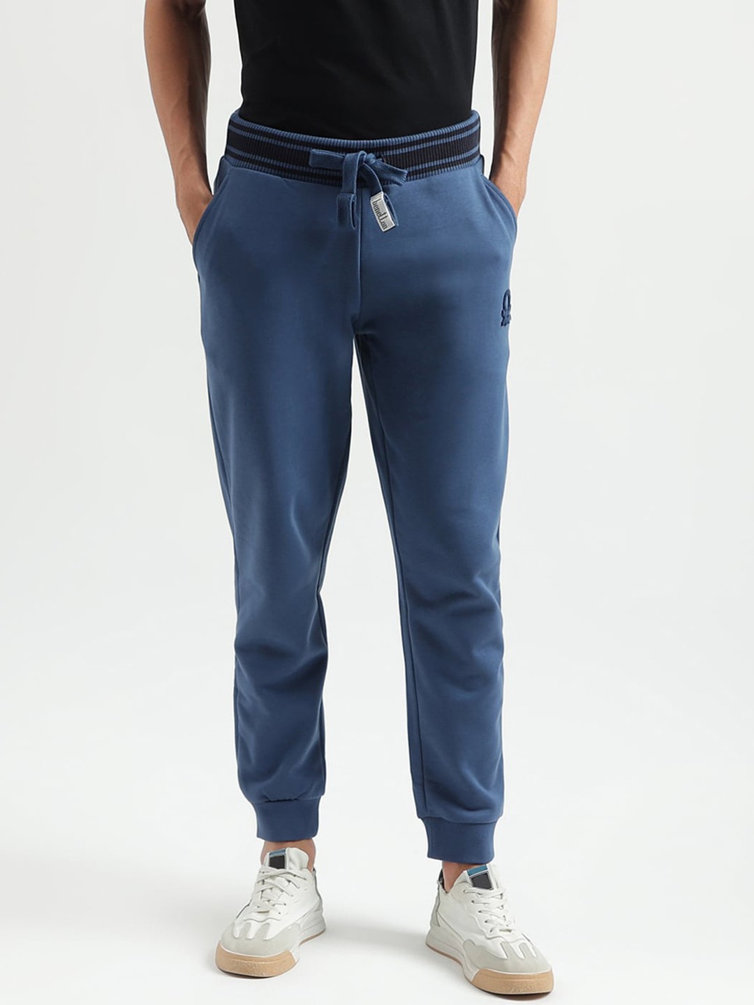 

United Colors of Benetton Men Mid-Rise Joggers, Blue