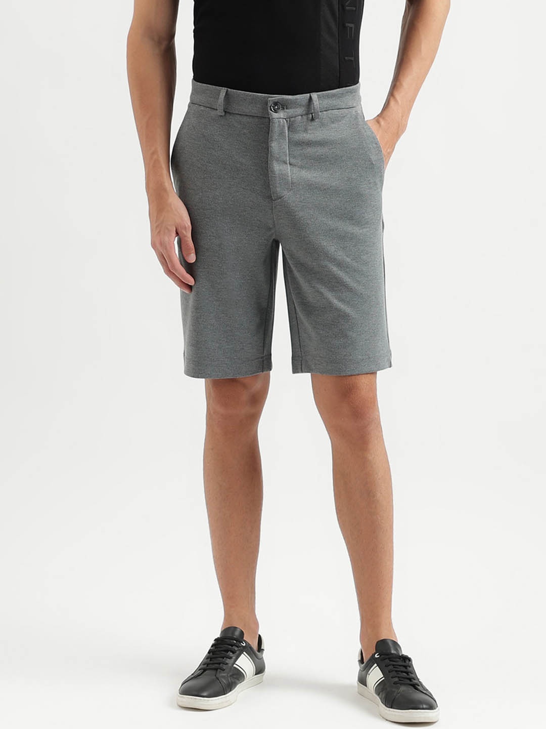 

United Colors of Benetton Men Slim Fit Mid Rise Shorts, Grey