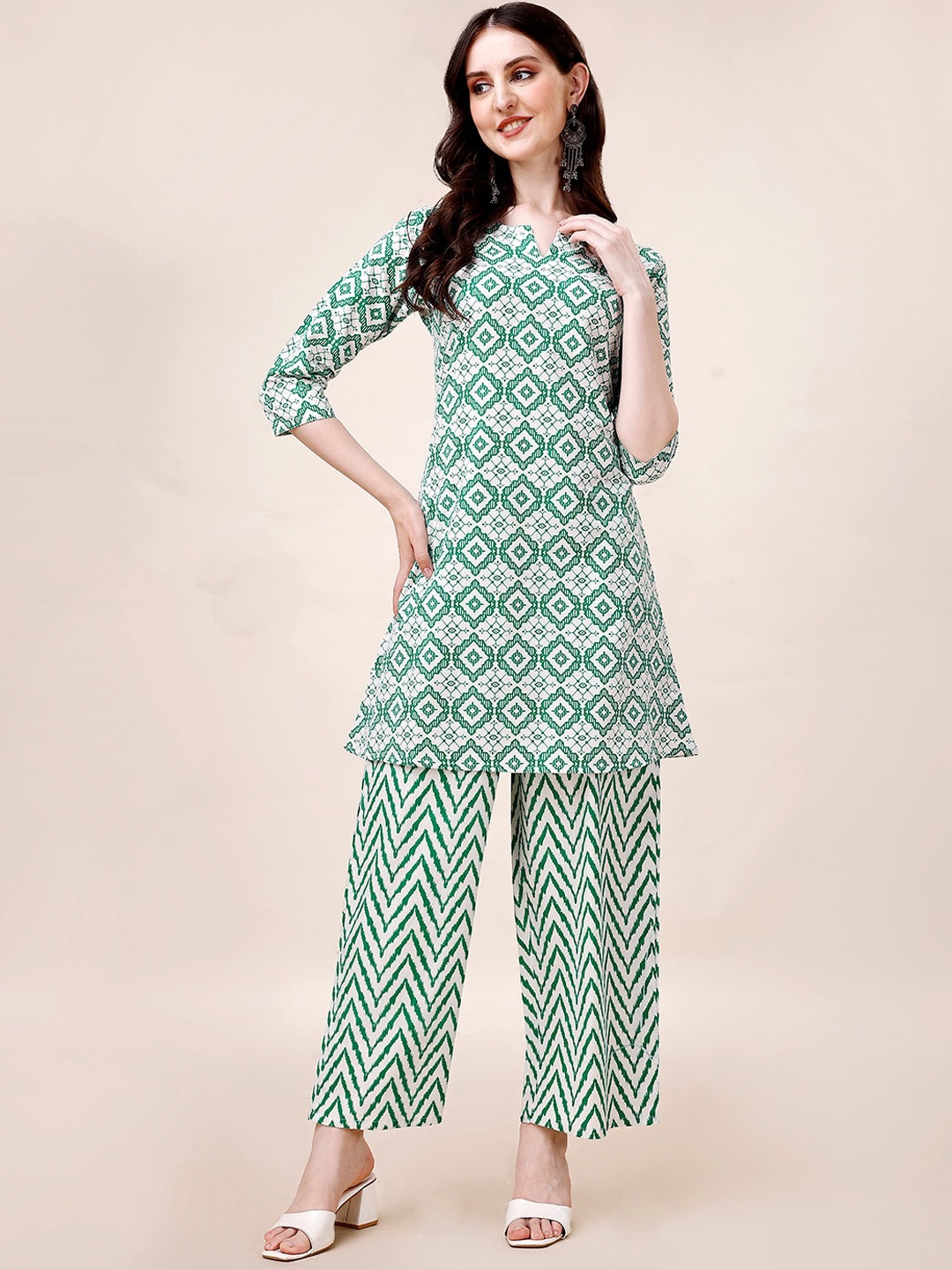 

Amrutam Fab Ethnic Motifs Printed Pure Cotton Straight Kurta With Palazzos, Green