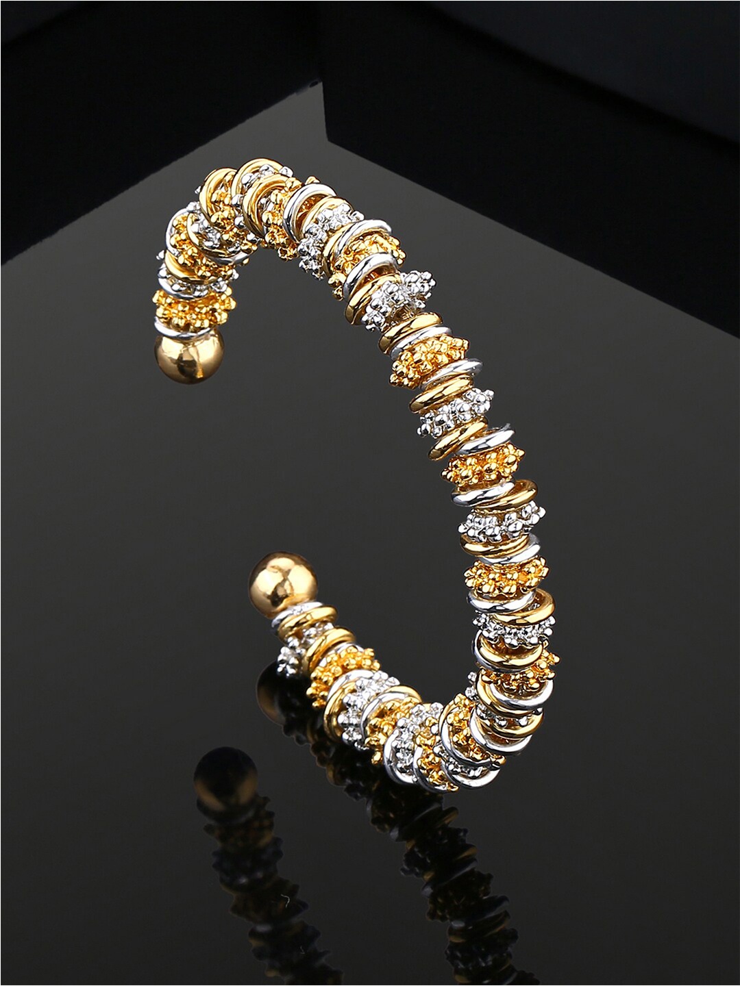 

Estele Gold-Plated Cuff Bracelet