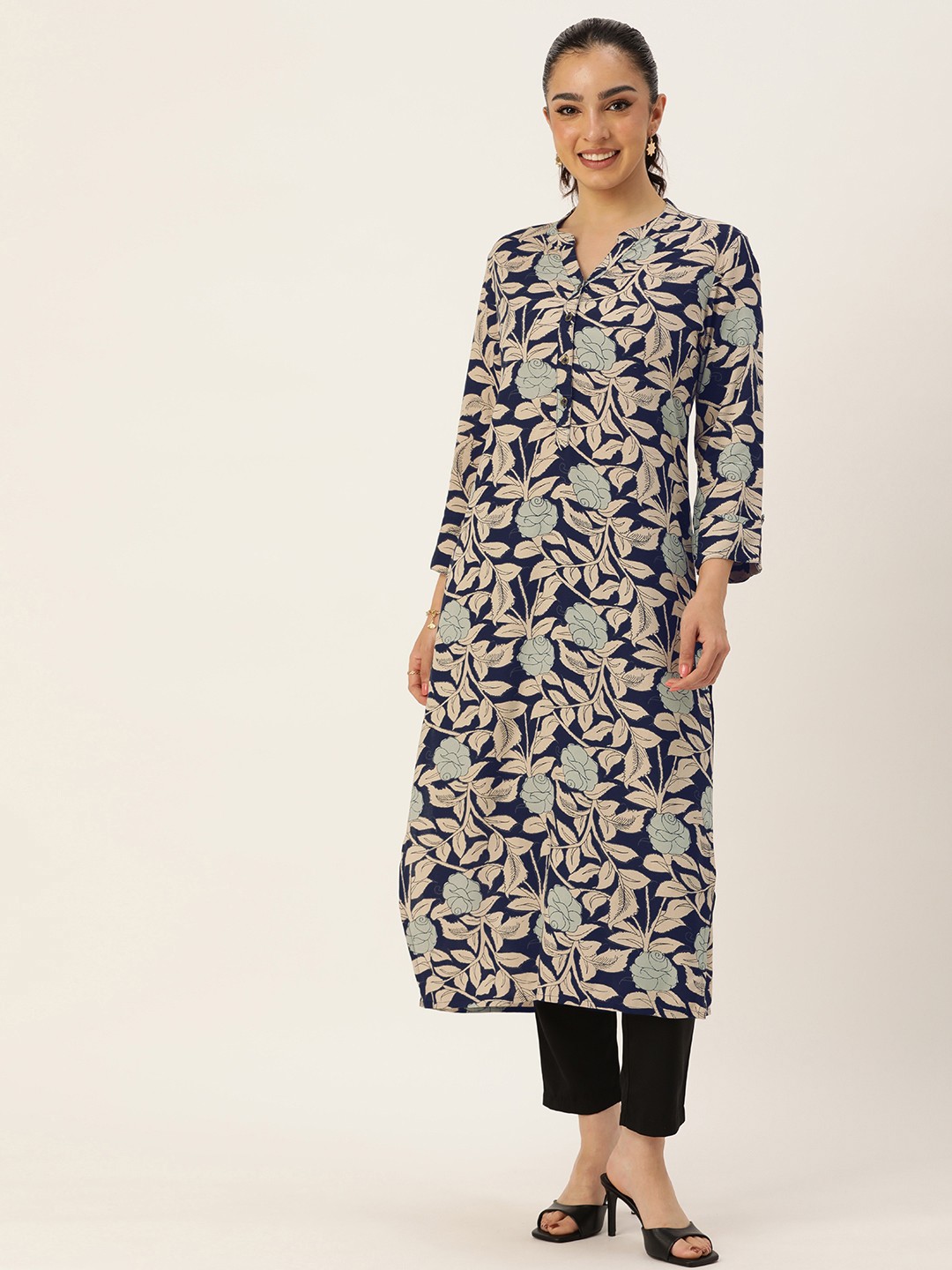 

AMUKTI Floral Printed Mandarin Collar Kurta, Navy blue