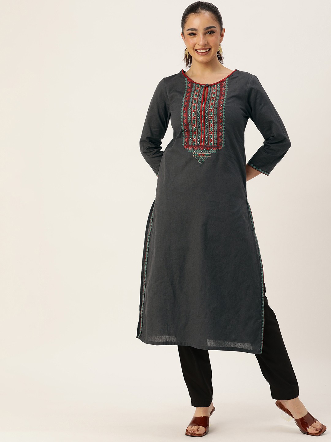

AMUKTI Ethnic Motifs Embroidered Mirror Work Kurta, Grey