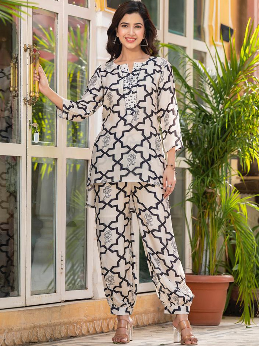 

ZARI Floral Printed Round Neck Three-Quarter Sleeve Pure Cotton Co-Ords Set, Cream