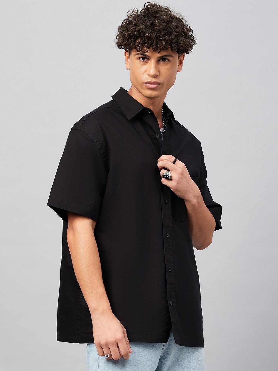 

CHIMPAAANZEE Spread Collar Cotton Casual Shirt, Black