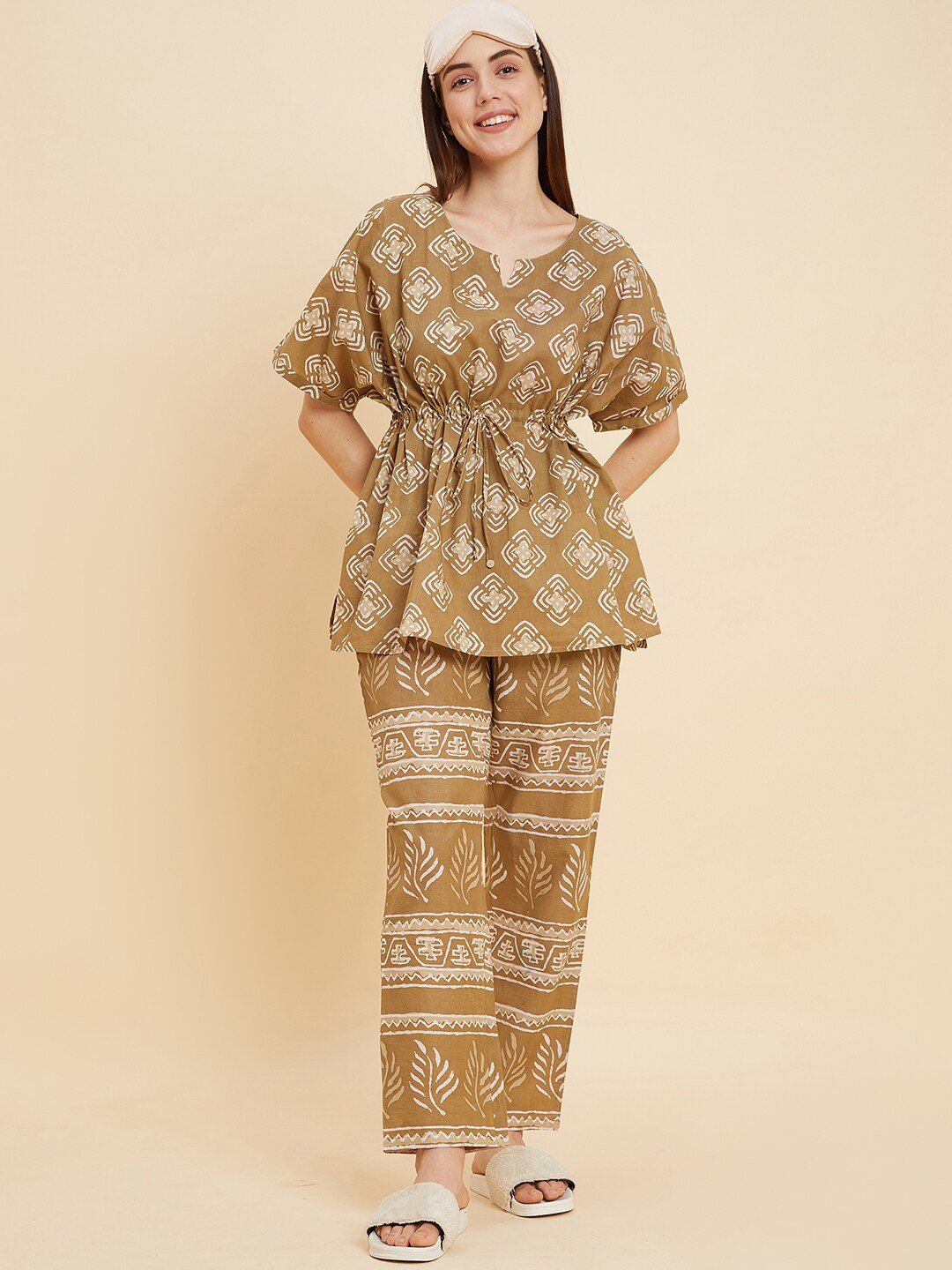 

Sweet Dreams Brown & White Ethnic Motifs Printed Pure Cotton Night suit