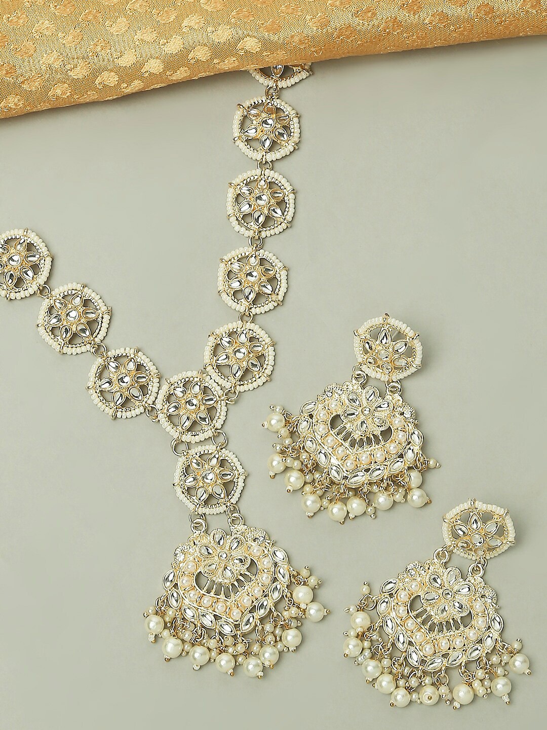 

OOMPH Kundan Studded & Beaded Maang Tika & Earrings, Gold