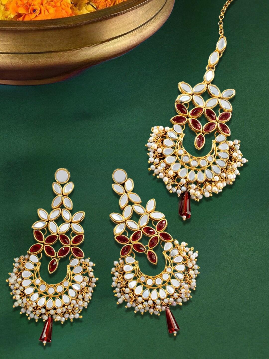 

OOMPH Kundan Studded & Beaded Jadau Maang Tika & Earrings, Gold