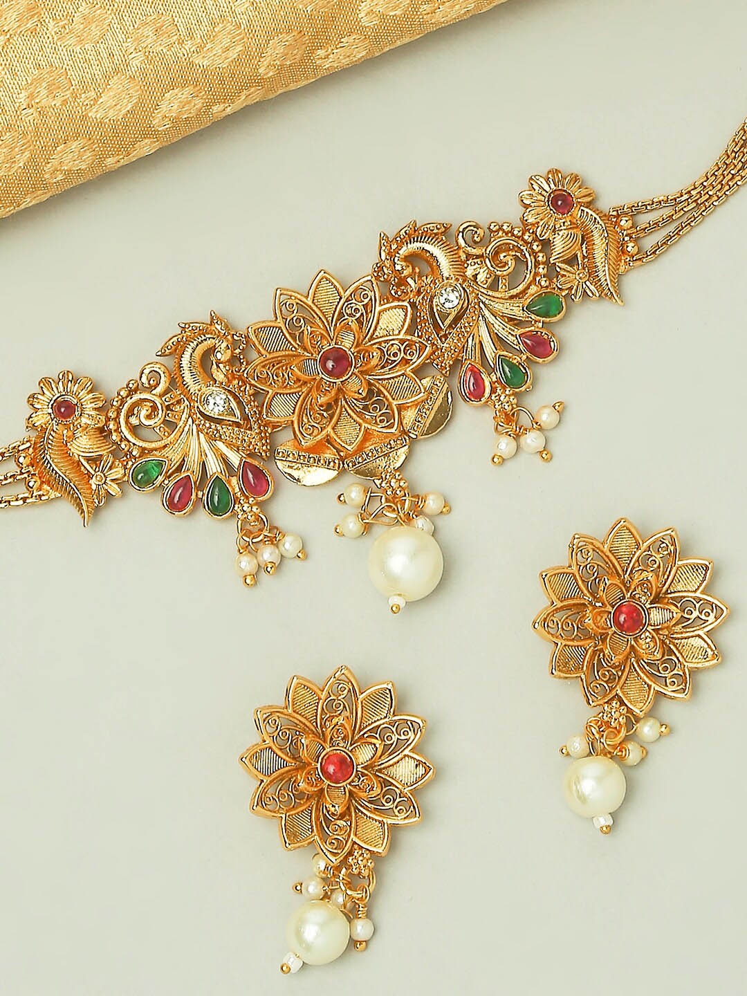 

OOMPH Kundan Stone Studded & Beaded Jewellery Set, Gold