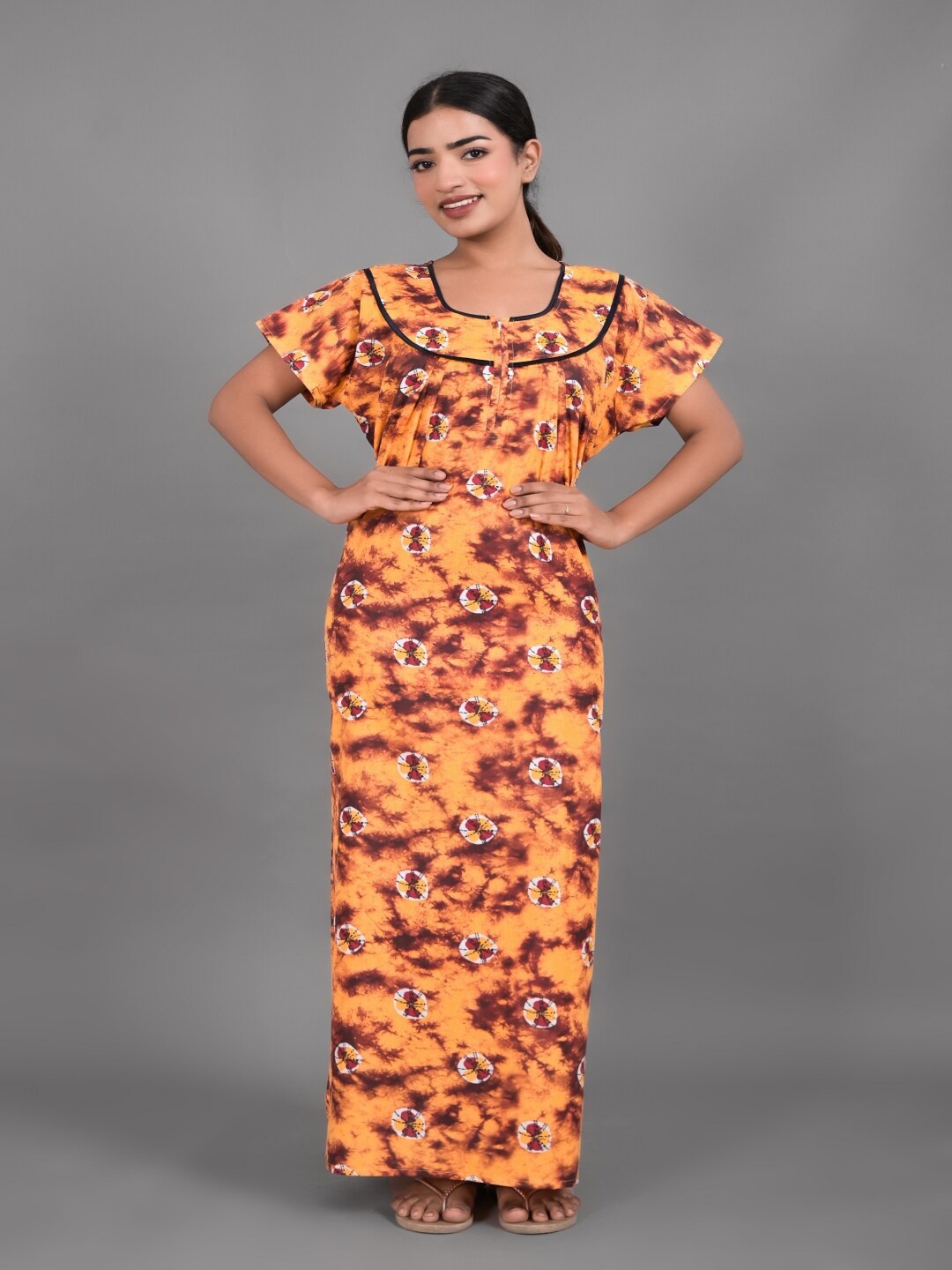 

Apratim Tie and Dyed Square Neck Pure Cotton Maxi Nightdress, Yellow