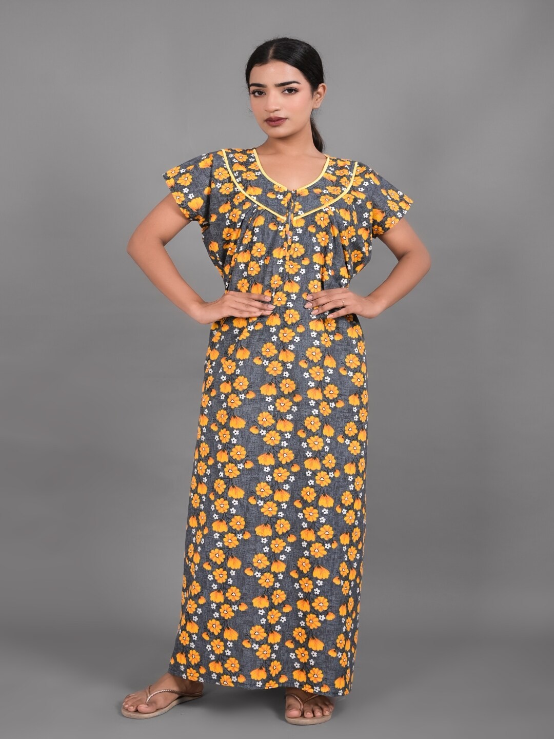 

Apratim Grey & Yellow Floral Printed Pure Cotton Maxi Nightdress