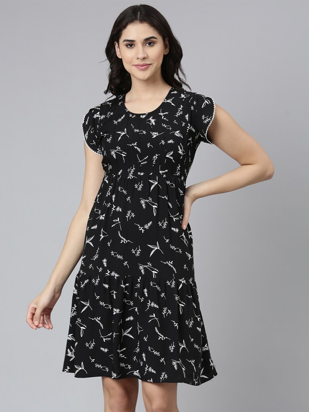 

GOLDSTROMS Conversational Printed Pleated Nightdress, Black