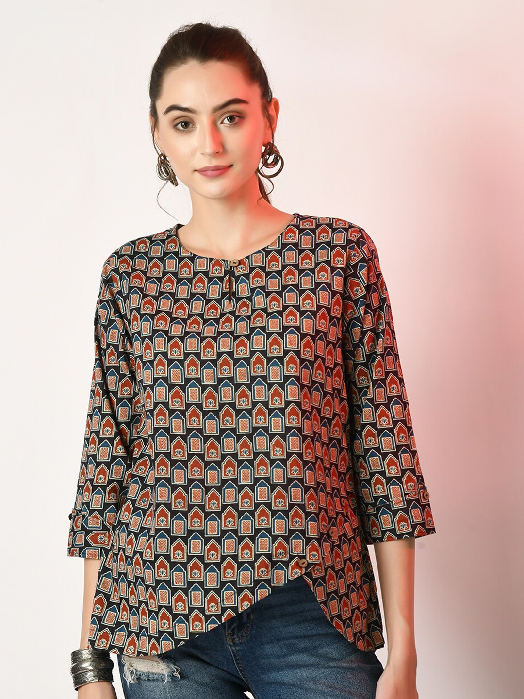 

Sangria Geometric Printed Keyhole Neck Pure Cotton Regular Top, Black