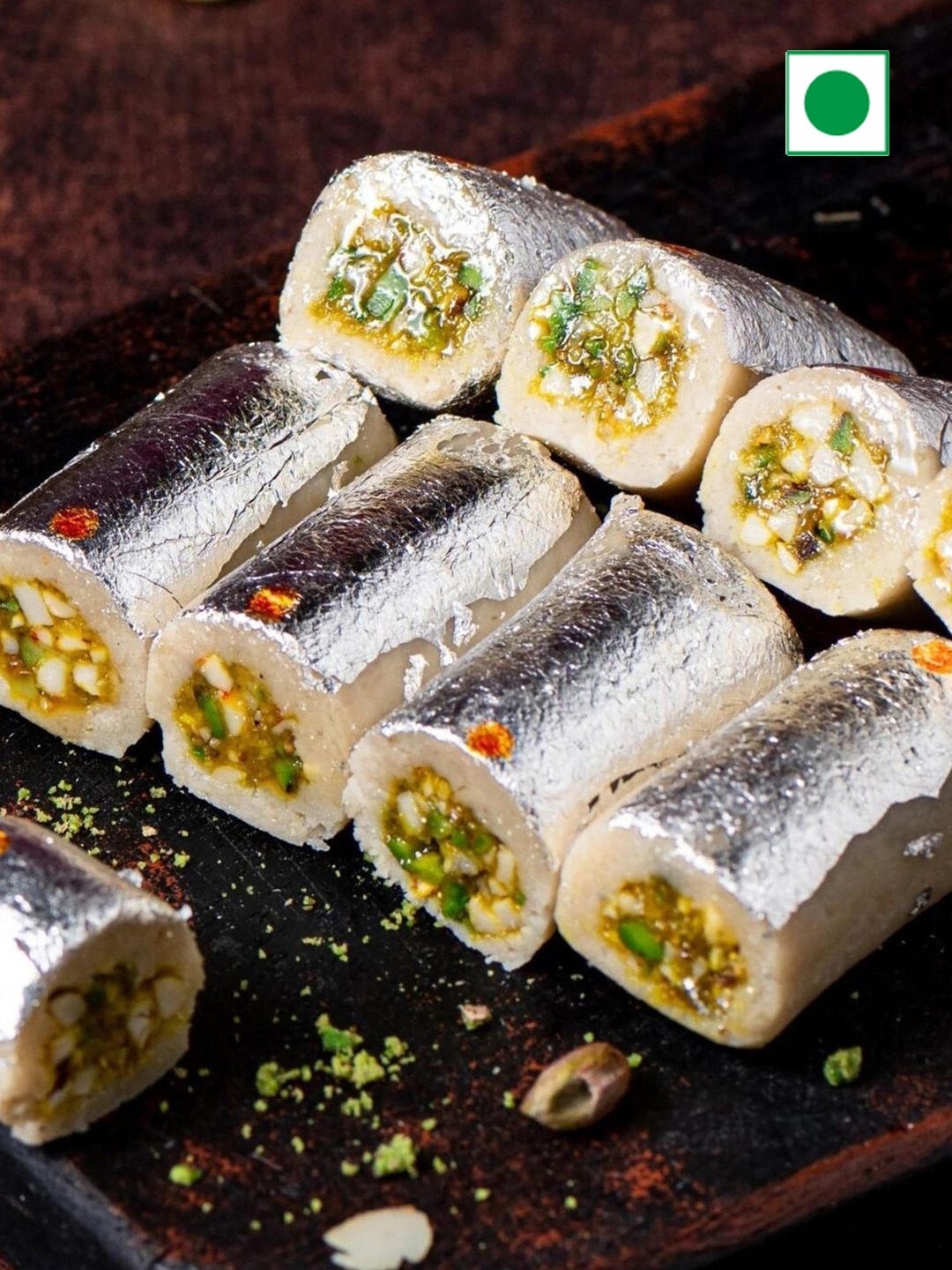 

The Baklava Box Kaju Pista Roll Sweets-500 gms, Blue