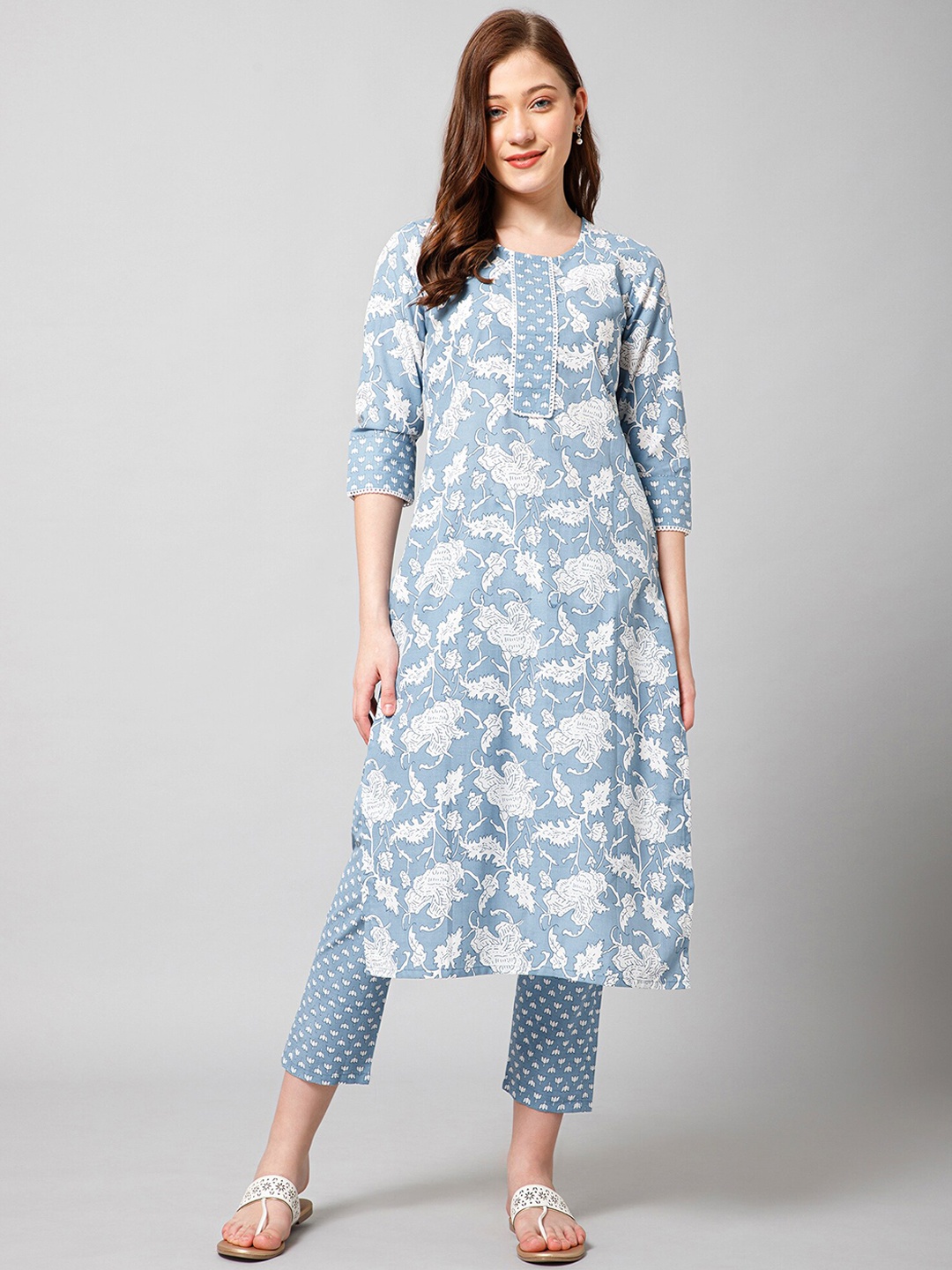 

Winza Designer Floral Printed Regular Kurta with Trousers, Blue