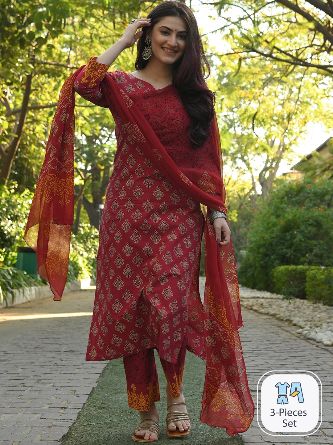 

VAANI CREATION Ethnic Motifs Printed Regular Kurta With Palazzos & Dupatta, Maroon