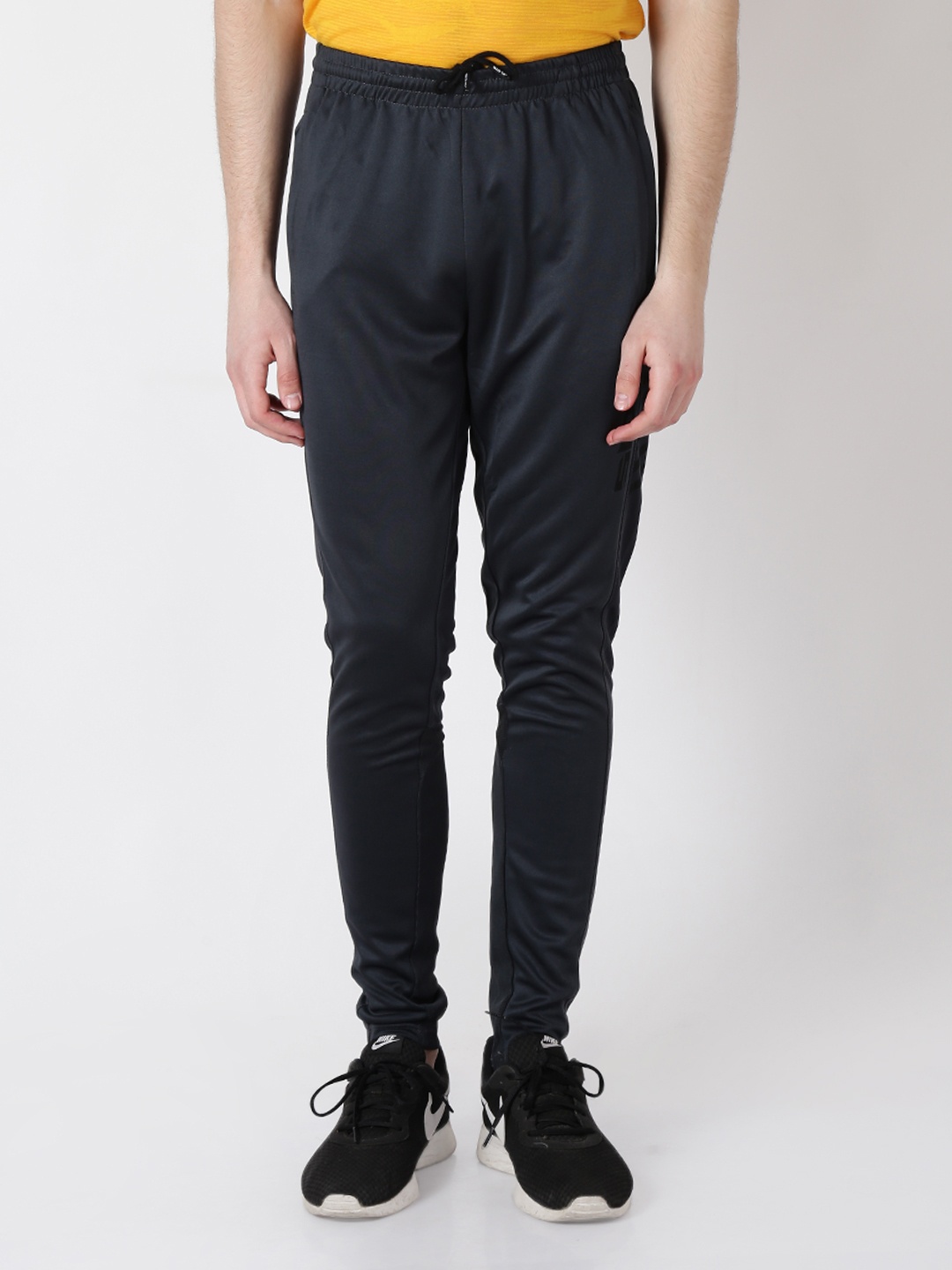 

Alcis Men Grey Solid Slim Fit Track Pants
