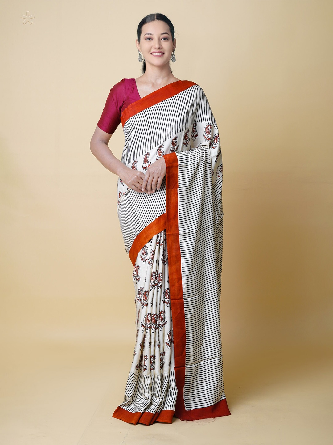 

Unnati Silks Paisley Printed Bagru Saree, White