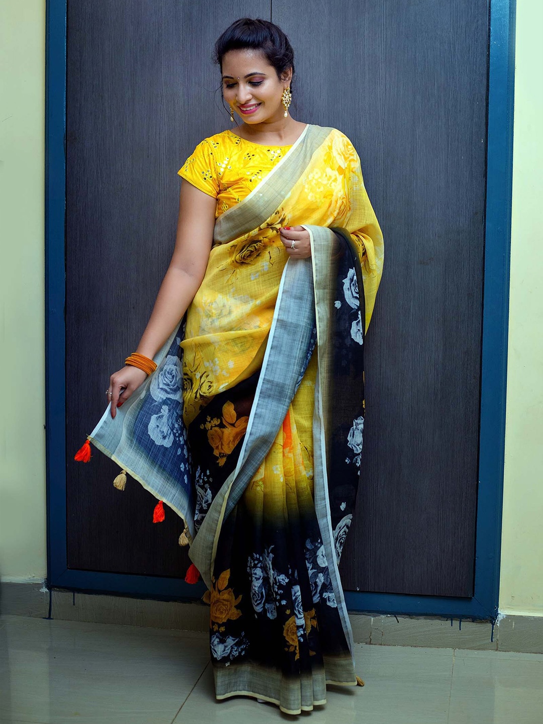 

Kaizen TEXO FAB Floral Printed Zari Tussar Saree, Black