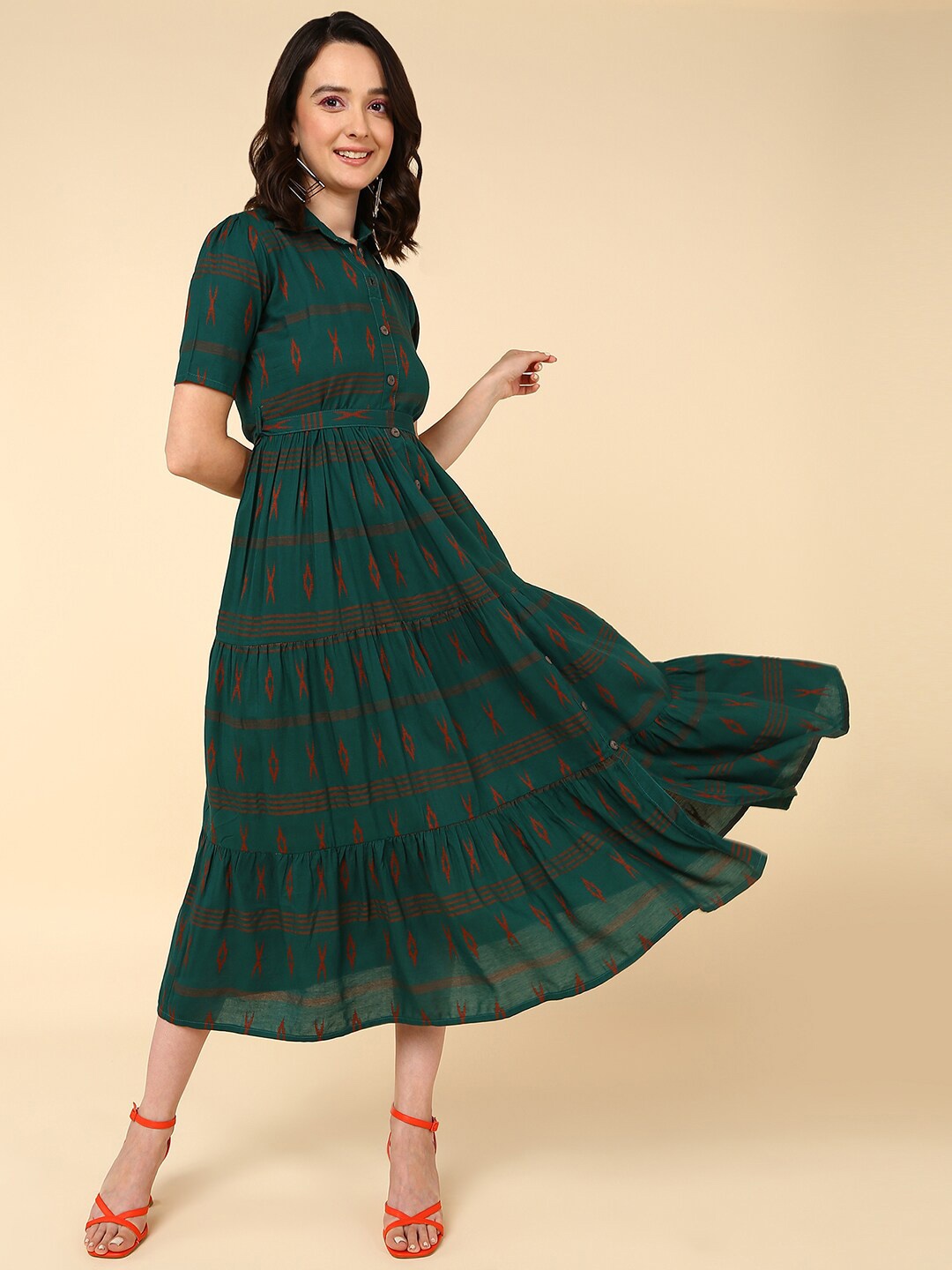

MALHAAR Ethnic Motifs Printed Tiered Belted Shirt Midi Dress, Green