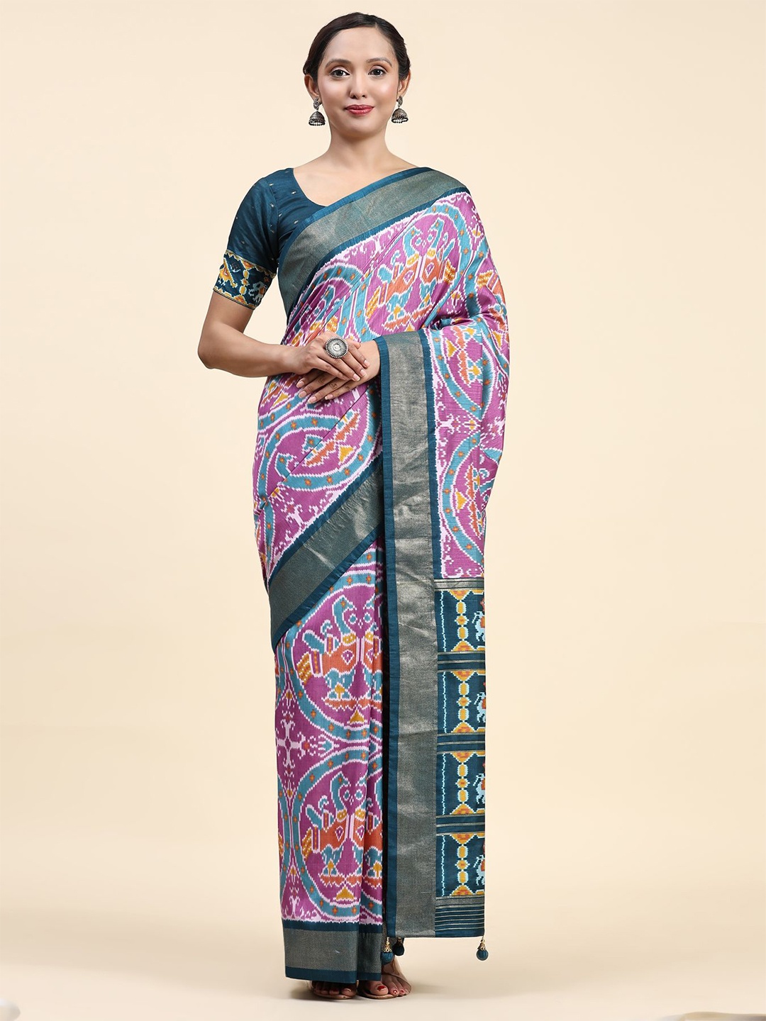 

Phenav Ethnic Motifs Printed Zari Patola Saree, Lavender