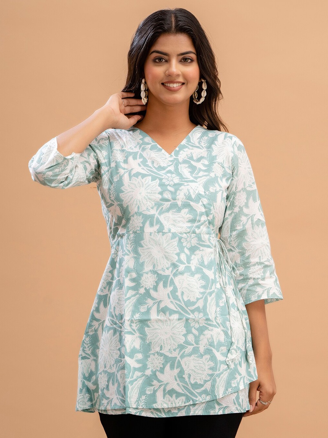 

FERANOID Floral Printed V-Neck Pure Cotton A-Line Kurti, Green