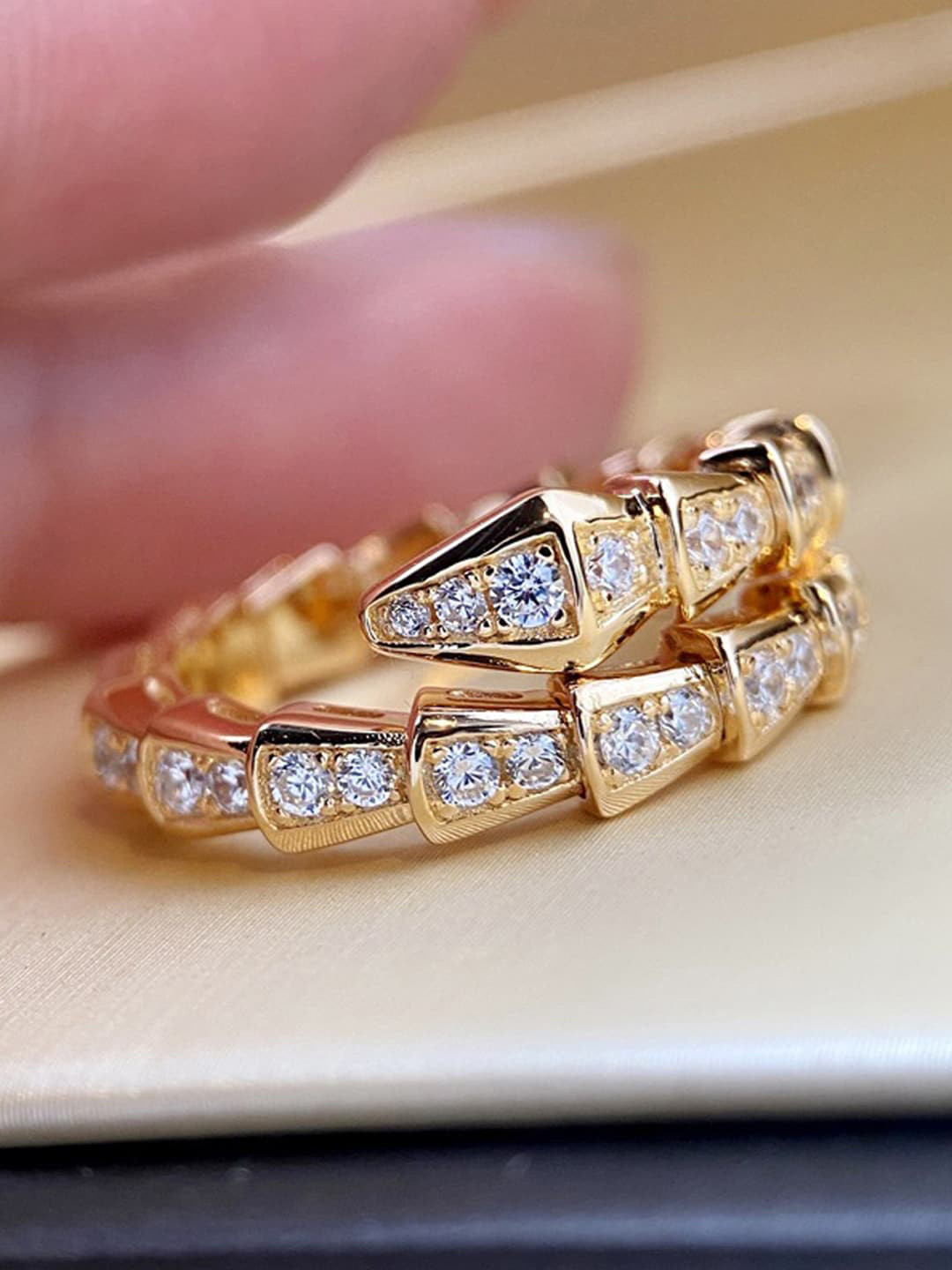 

Designs & You Gold-Plated Finger Ring