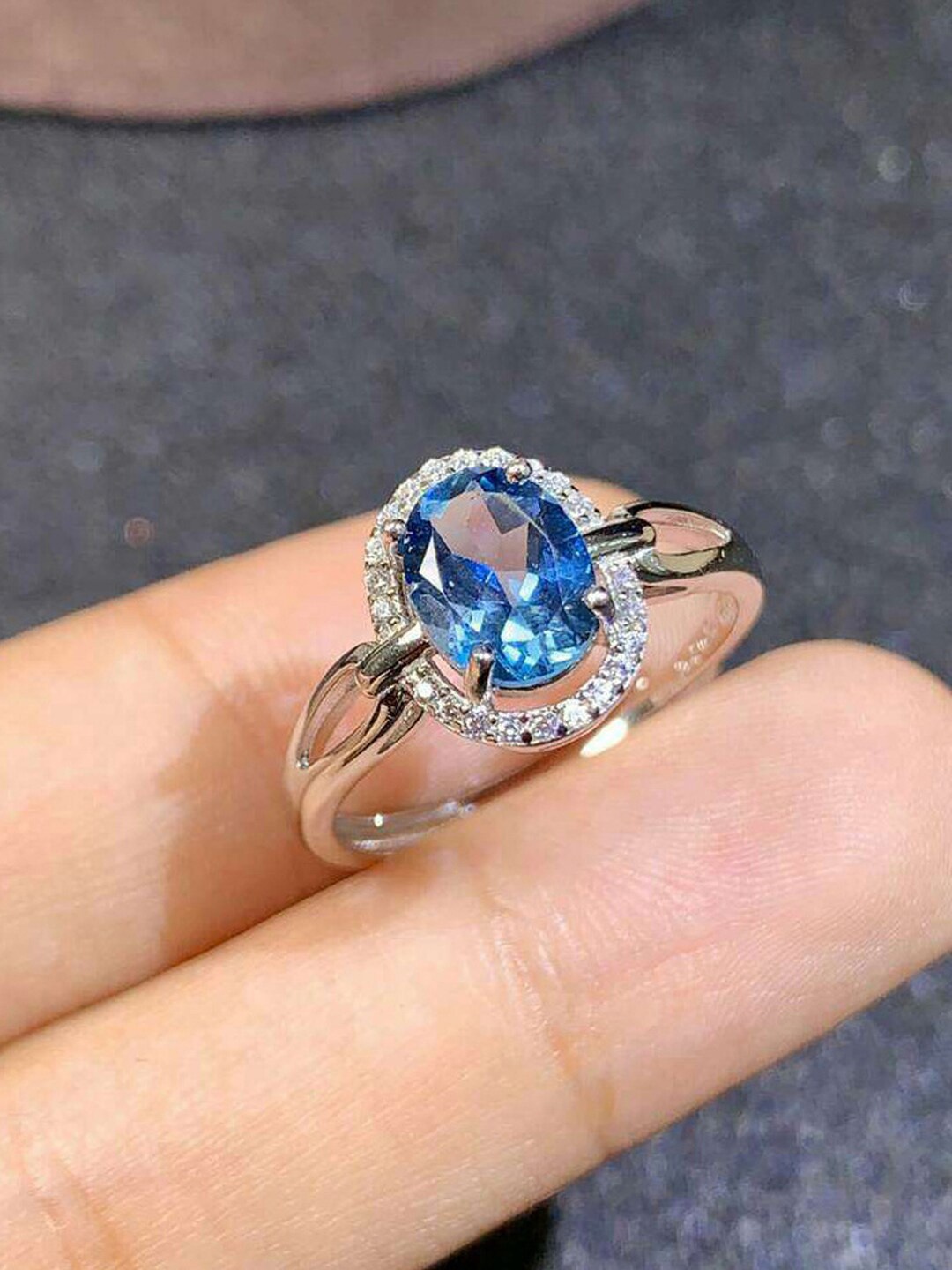 

Designs & You Silver-Plated American Diamond Studded Oval Shaped Finger Ring