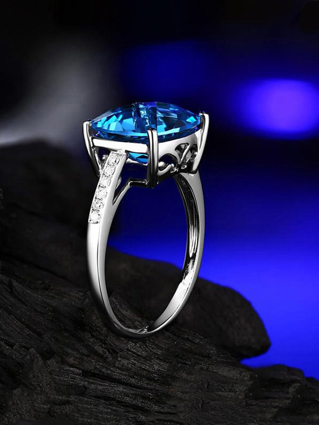 

Designs & You Silver-Plated Finger Ring