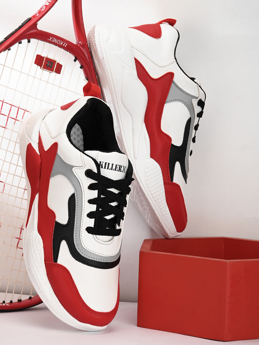 

Killer Men Colourblocked Lightweight Sneakers, White